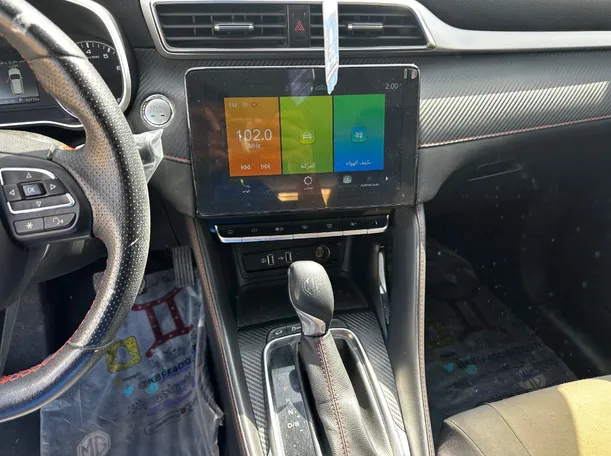 Car image 19