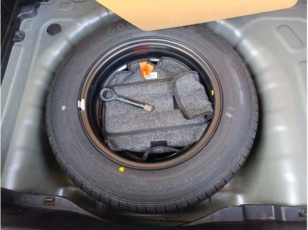 Car image 31