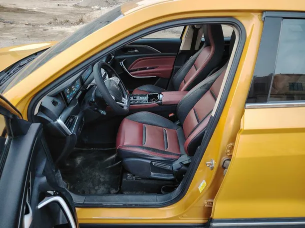 Car image 12