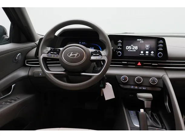 Car image 15