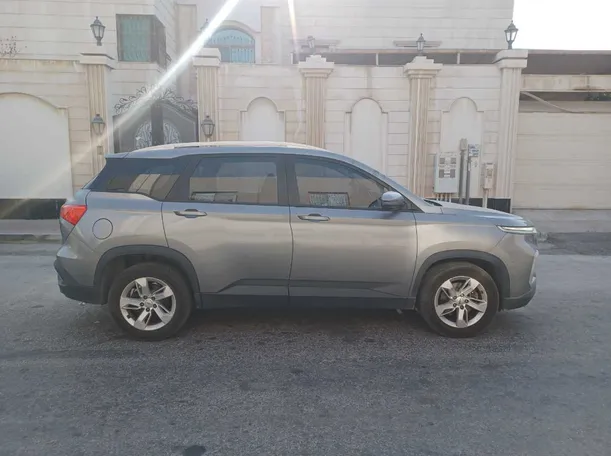 Car image 4