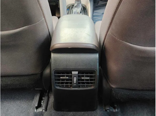 Car image 25