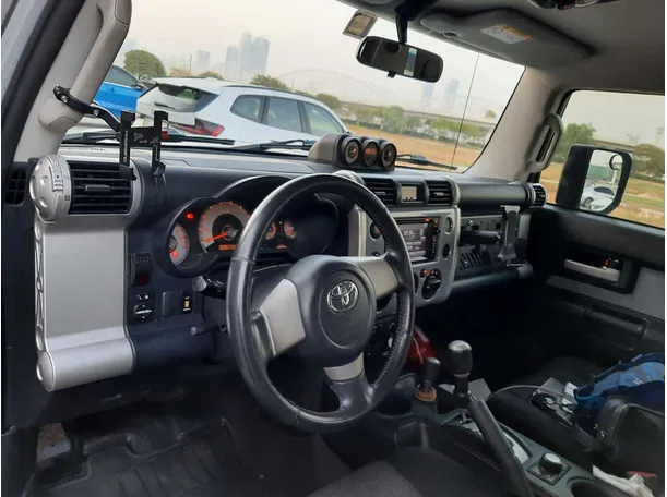 Car image 11