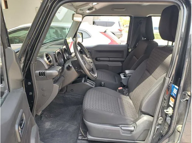 Car image 12