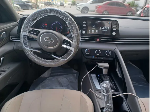 Car image 17