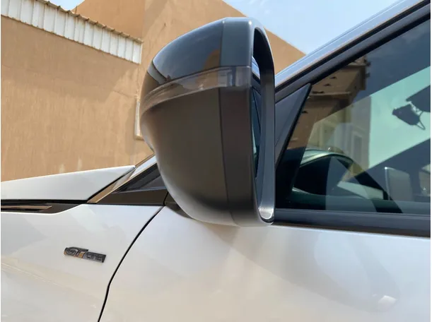Car image 25