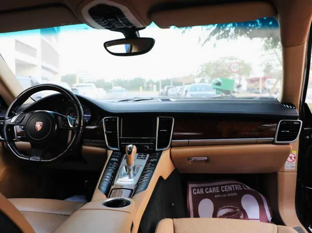 Car image 17