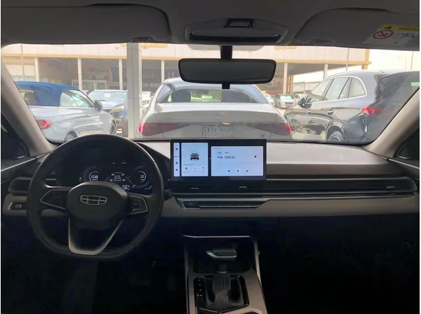 Car image 8
