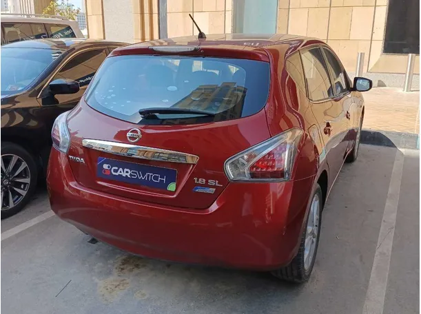 Car image 5
