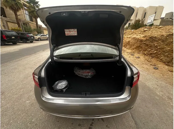 Car image 22