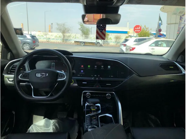 Car image 15