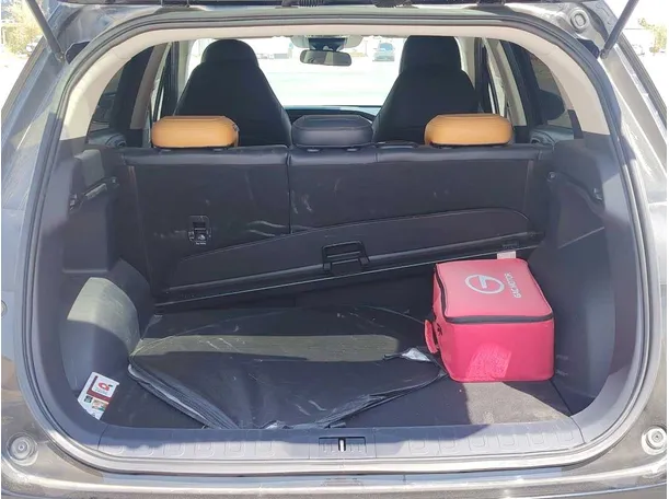 Car image 24