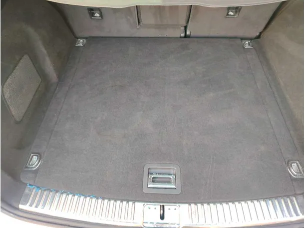 Car image 29