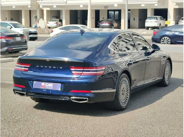 Car image 5