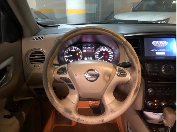 Car image 19