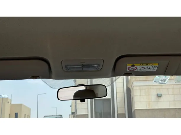Car image 24