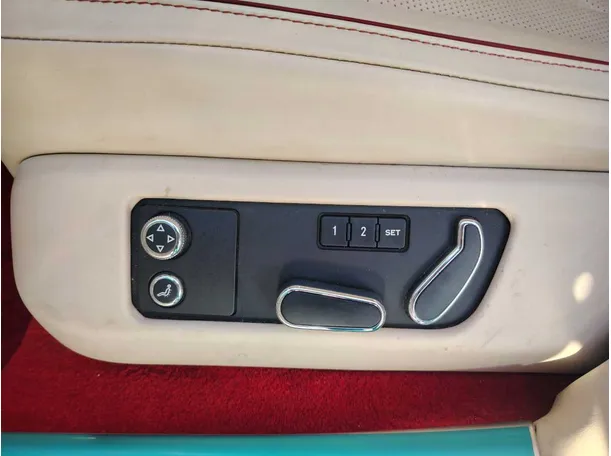 Car image 33