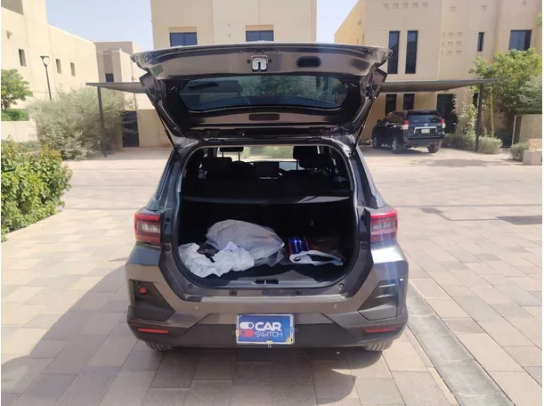 Car image 23