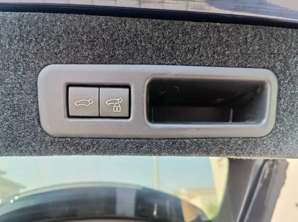 Car image 36