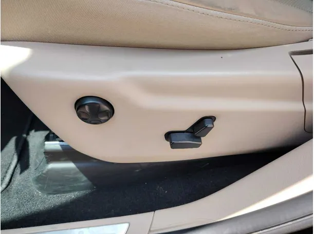 Car image 38