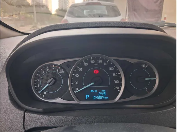 Car image 12