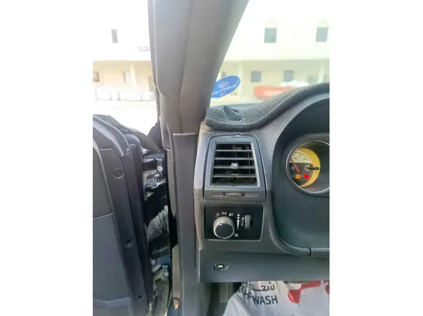 Car image 27