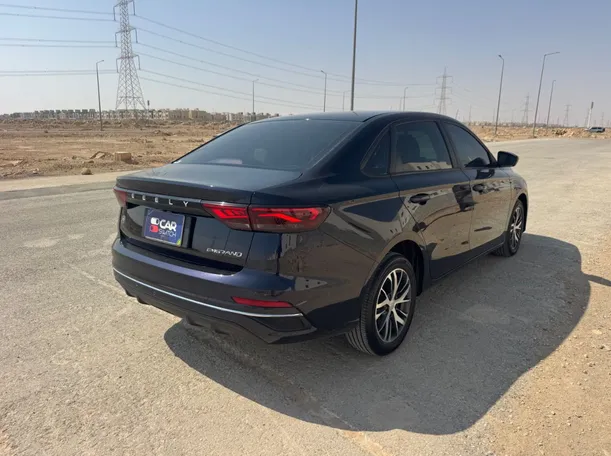 Car image 5