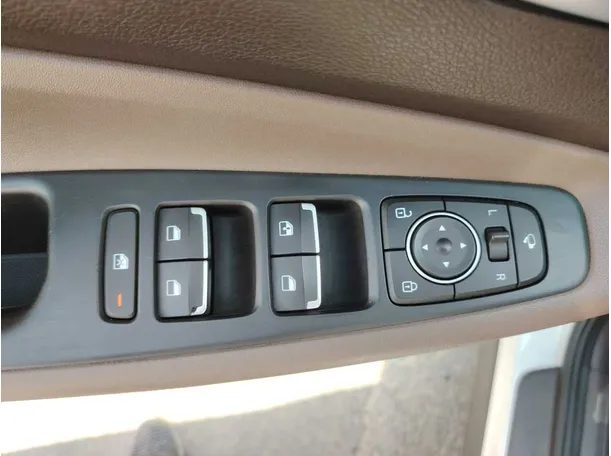 Car image 33