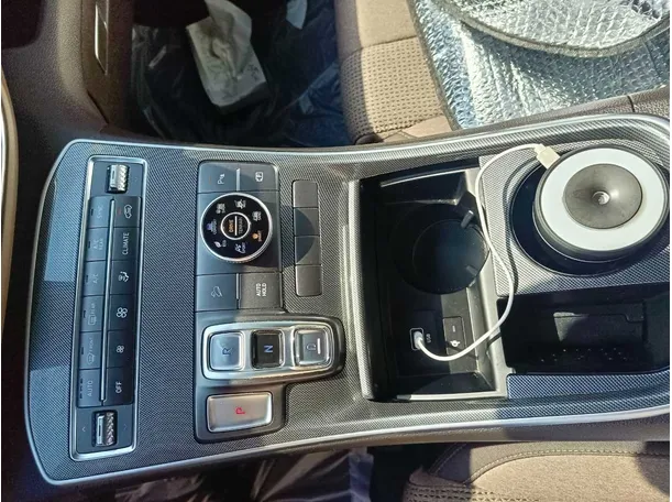 Car image 22