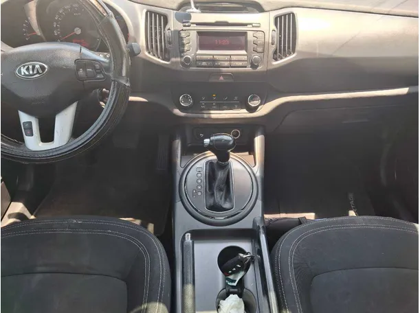 Car image 14