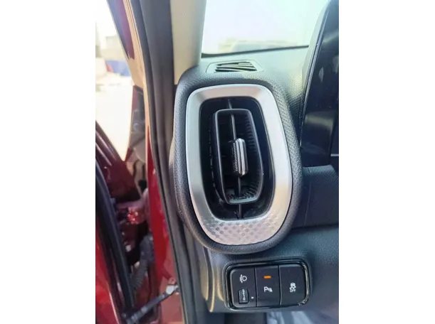 Car image 28