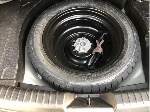 Car image 24