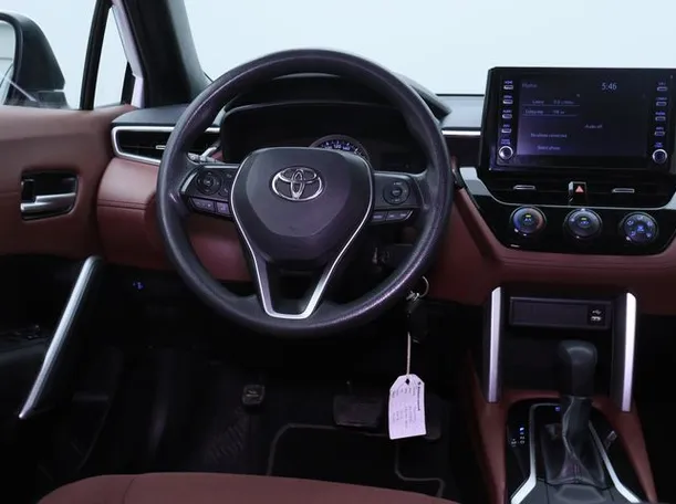 Car image 15