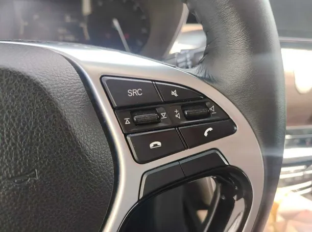 Car image 30