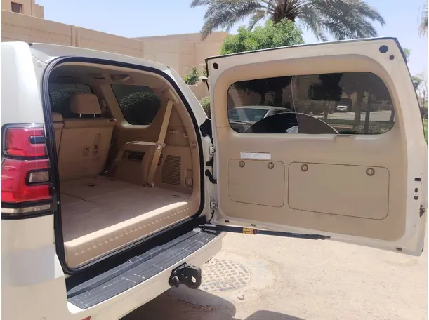 Car image 22
