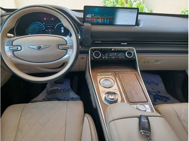 Car image 16
