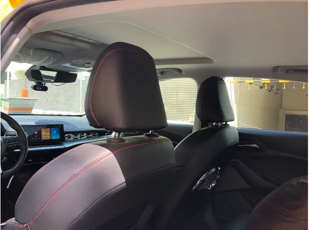 Car image 13