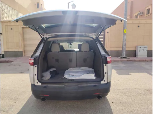 Car image 27