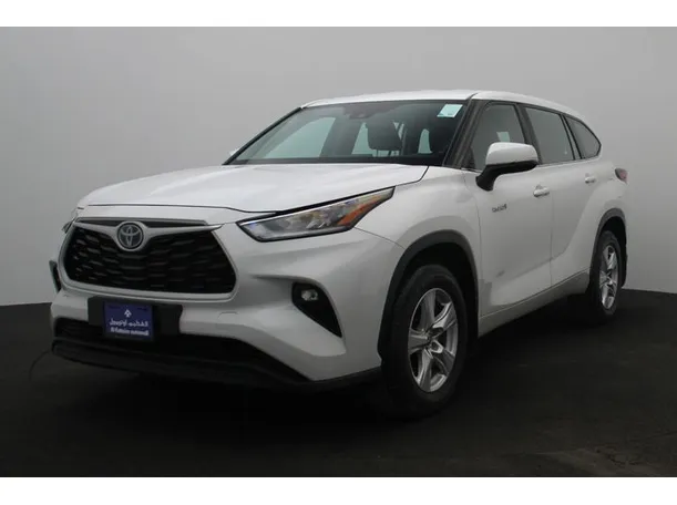 2023 Toyota Highlander in Dubai