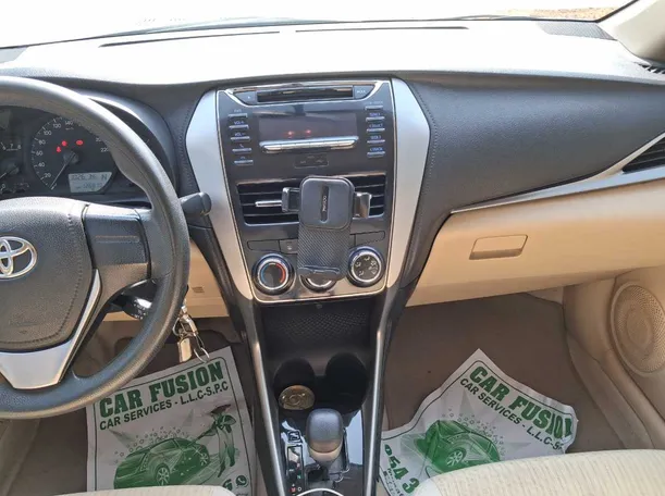 Car image 16