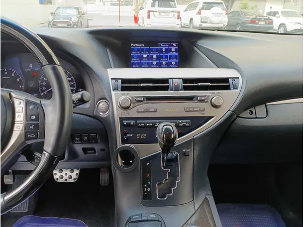 Car image 16