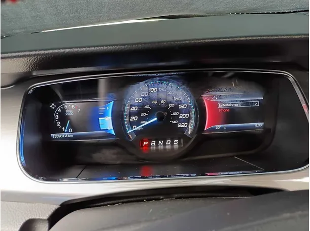 Car image 18