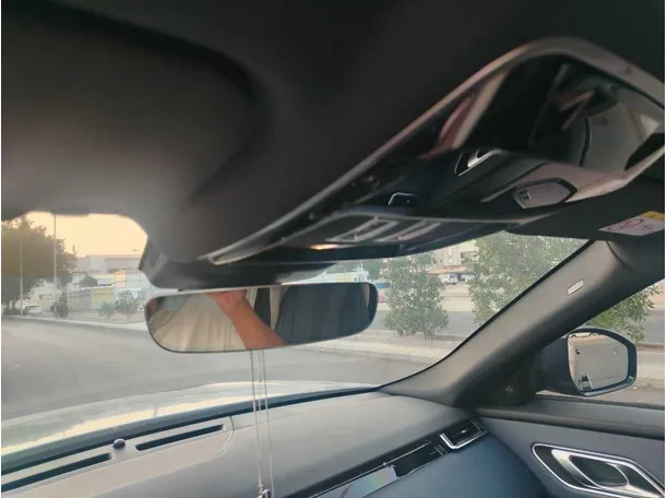 Car image 38