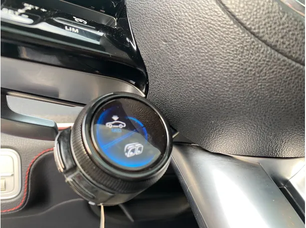 Car image 28