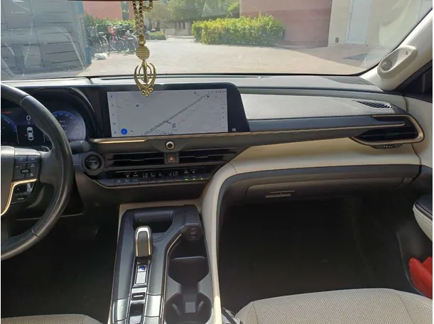 Car image 15