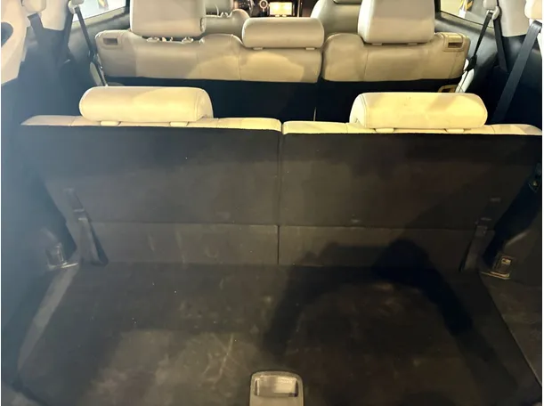 Car image 28