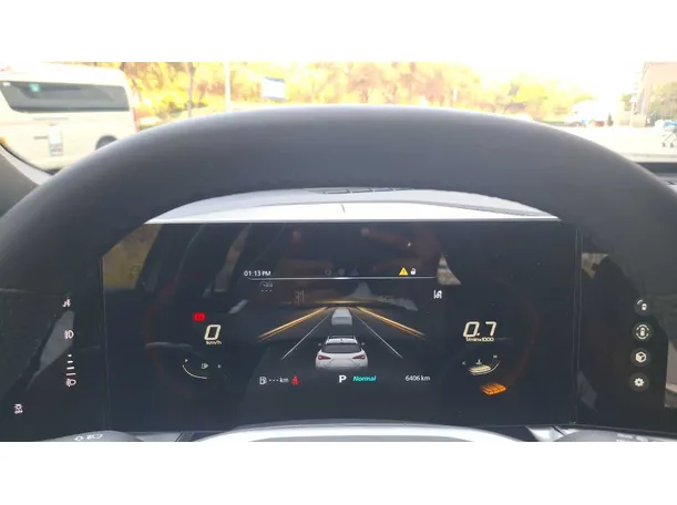 Car image 18