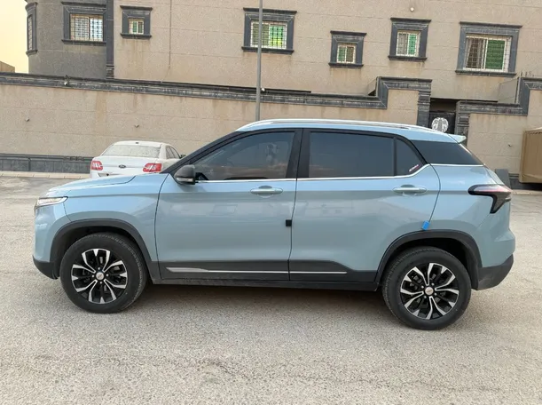 Car image 8