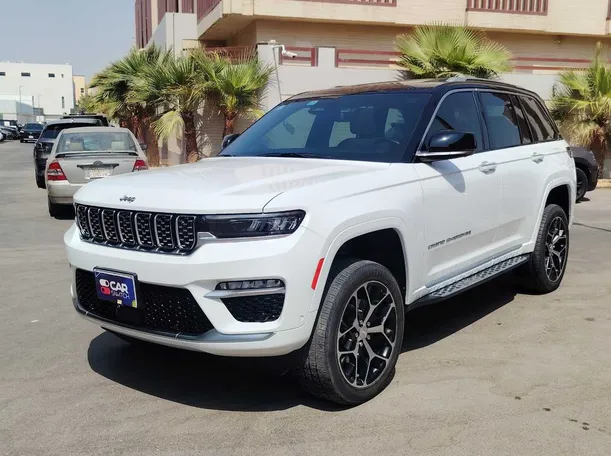 2022 Jeep Grand Cherokee in Riyadh