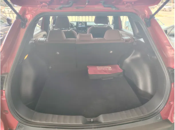 Car image 27